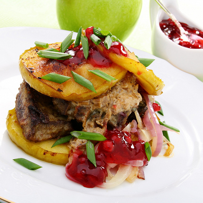Liver with apples