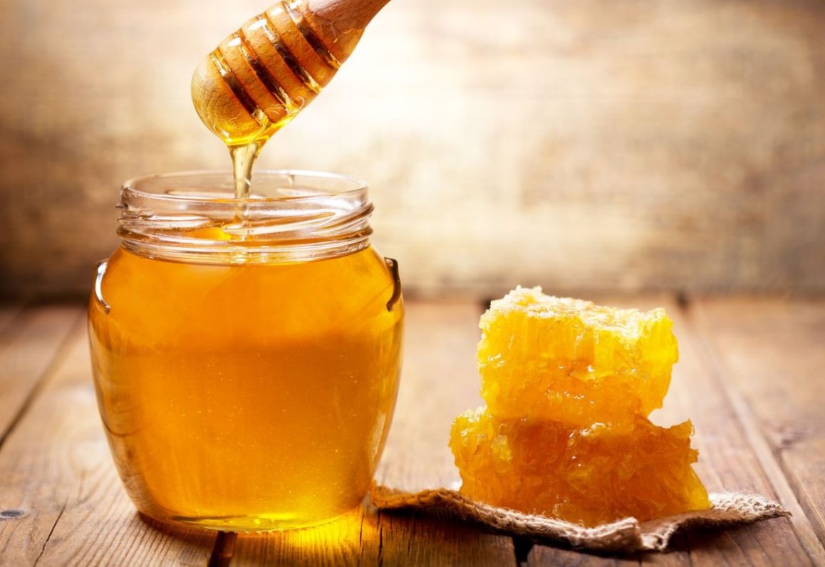 Organic Honey: The Benefits of a Natural Sweetener Straight from the Hive